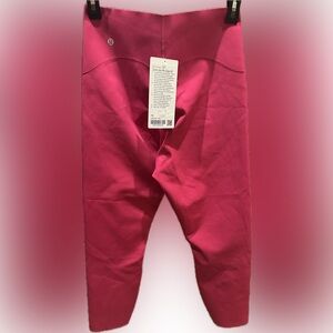 Lululemon Glow Uo High Rise Crop 23” - NWT